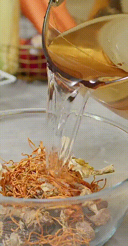 1761190400714322.gif
